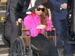 Певица Леди Гага в инвалидном кресле