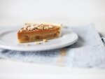 Пирог с яблоками и вареной сгущенкой Пирог с яблоками и вареной сгущенкой