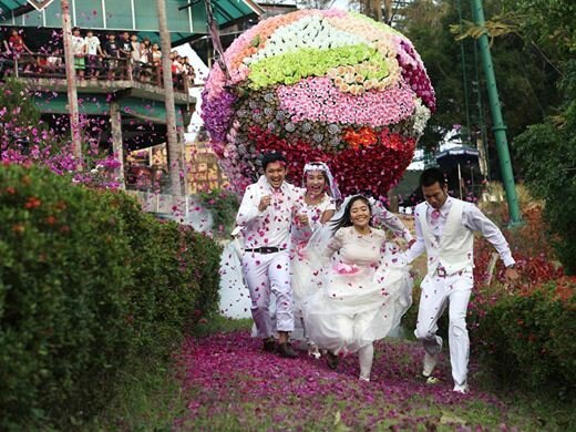 Экстремальные свадебные церемонии в Таиланде. Фотографии