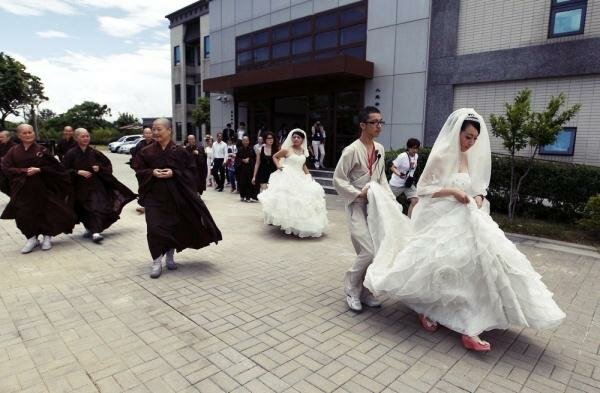 На Тайване впервые состоялась однополая буддистская свадьба