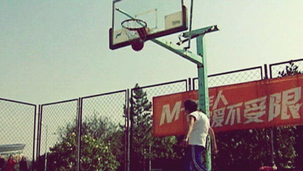 Бабушка-баскетболист из Китая. Видео