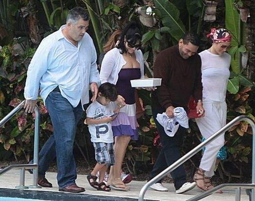 Фотографии. Дженнифер Лопес с детьми отдыхает в Майами