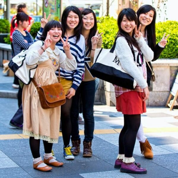 Японки На Улице Фото