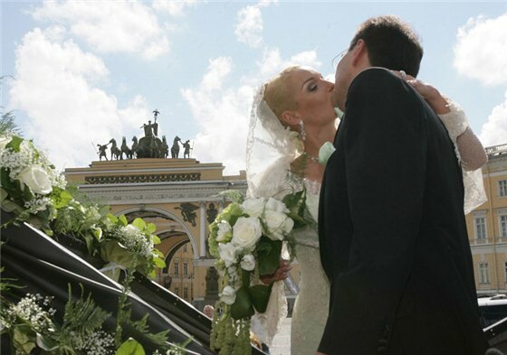 СМИ: Волочкова выходит замуж за Антона Собянина